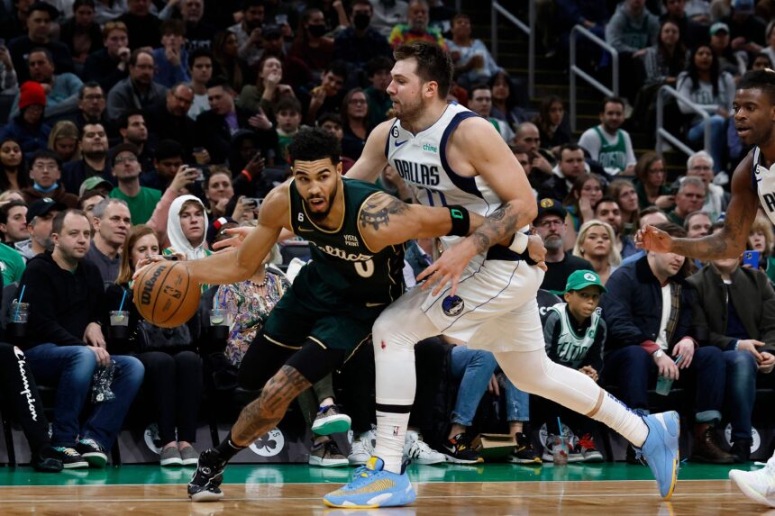 Jaysonas Tatumas ir Luka Dončičius (Getty Images via AFP-SCANPIX nuotr.)