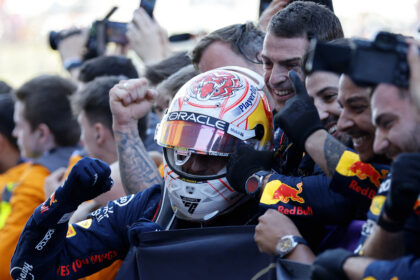 Maxas Verstappenas ir Red Bull komanda (Scanpix nuotr.)