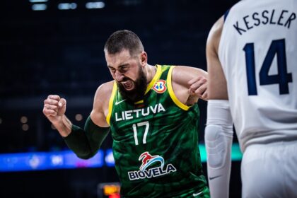 Jonas Valančiūnas (FIBA nuotr.)