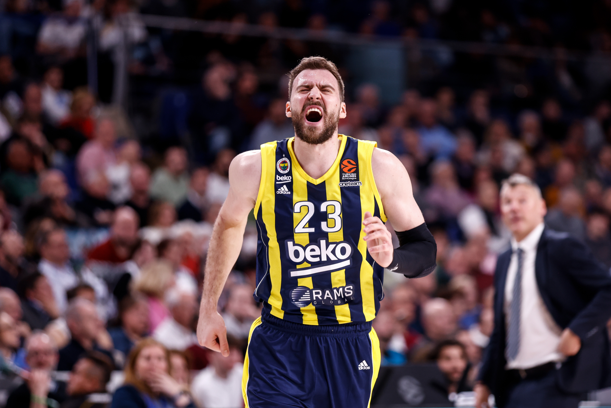 „Emporio Armani“ vilioja Eurolygos finalo didvyrį
