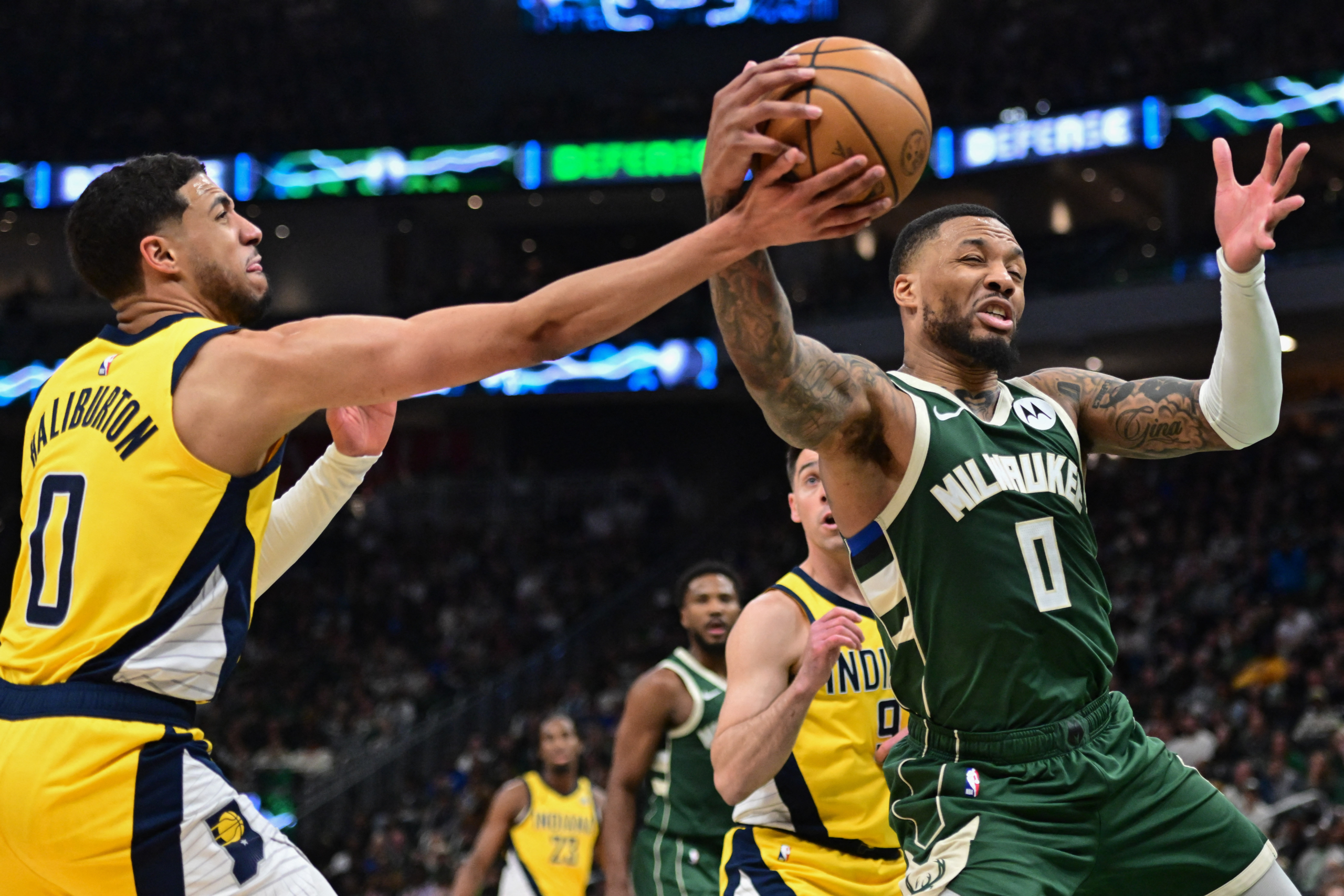 Sutartį su „Pacers“ centru sudariusi „Bucks“ atleido Lillardą