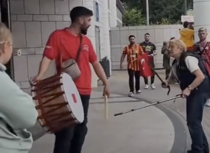 Močiutė prieš Turkijos faną (Stopkadras)