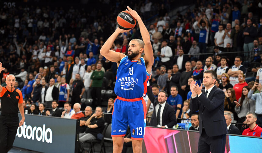 Žiniasklaida: „Anadolu Efes“ nebereikalingas Thompsonas karjerą tęs Ispanijoje