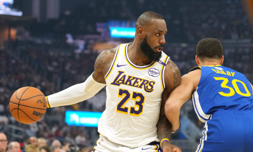 Kalėdiniame LeBrono ir Curry susitikime – „Lakers“ pergalė paskutiniu metimu