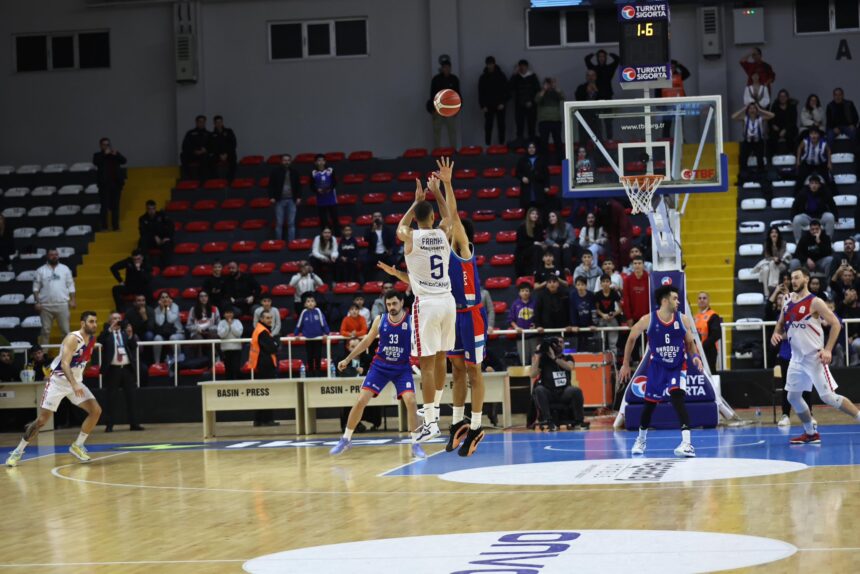 Sajus galingu žaidimu prisidėjo prie pergalės prieš „Anadolu Efes“