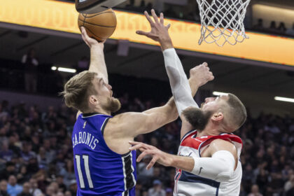 Domantas Sabonis ir Jonas Valančiūnas (Scanpix nuotr.)