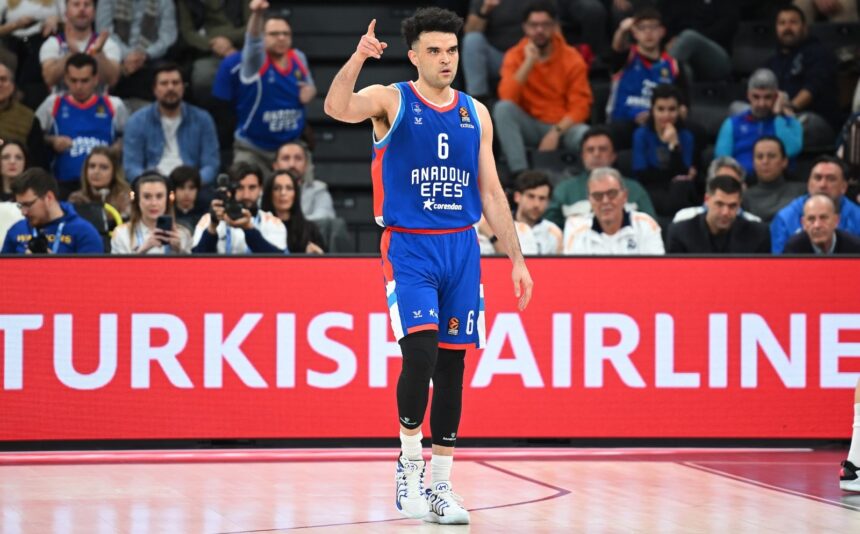 Galingas ketvirtas kėlinys leido „Anadolu Efes“ palaužti svečius iš Madrido