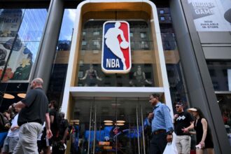 NBA parduotuvė Paryžiuje (Scanpix nuotr.)