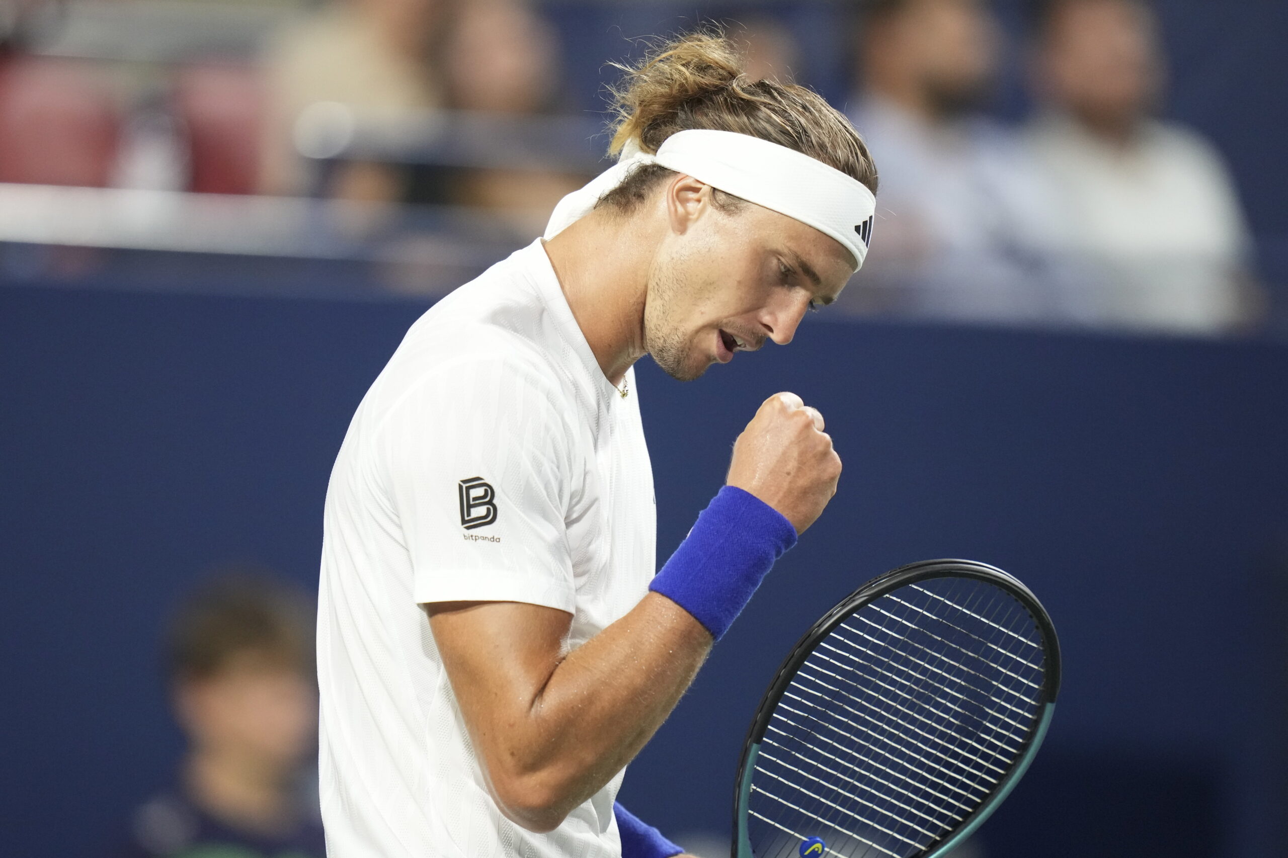 Vieną ilgiausių sezono taškų laimėjęs Zverevas pergalingai startavo Toronto „Masters“ turnyre