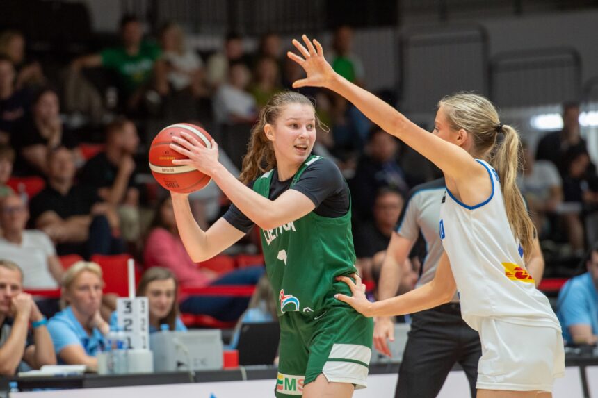 Įspūdingai lemiamą ketvirtį sužaidusios Lietuvos 18-metės pergalingai pradėjo Europos čempionatą