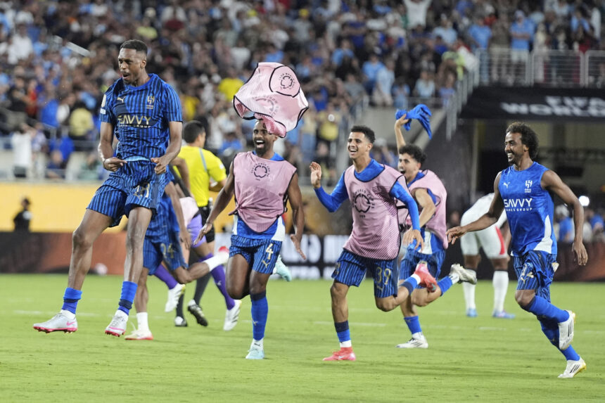 Septynių įvarčių ir pratęsimo trileryje Saudo Arabijos klubas išspyrė „Man City“