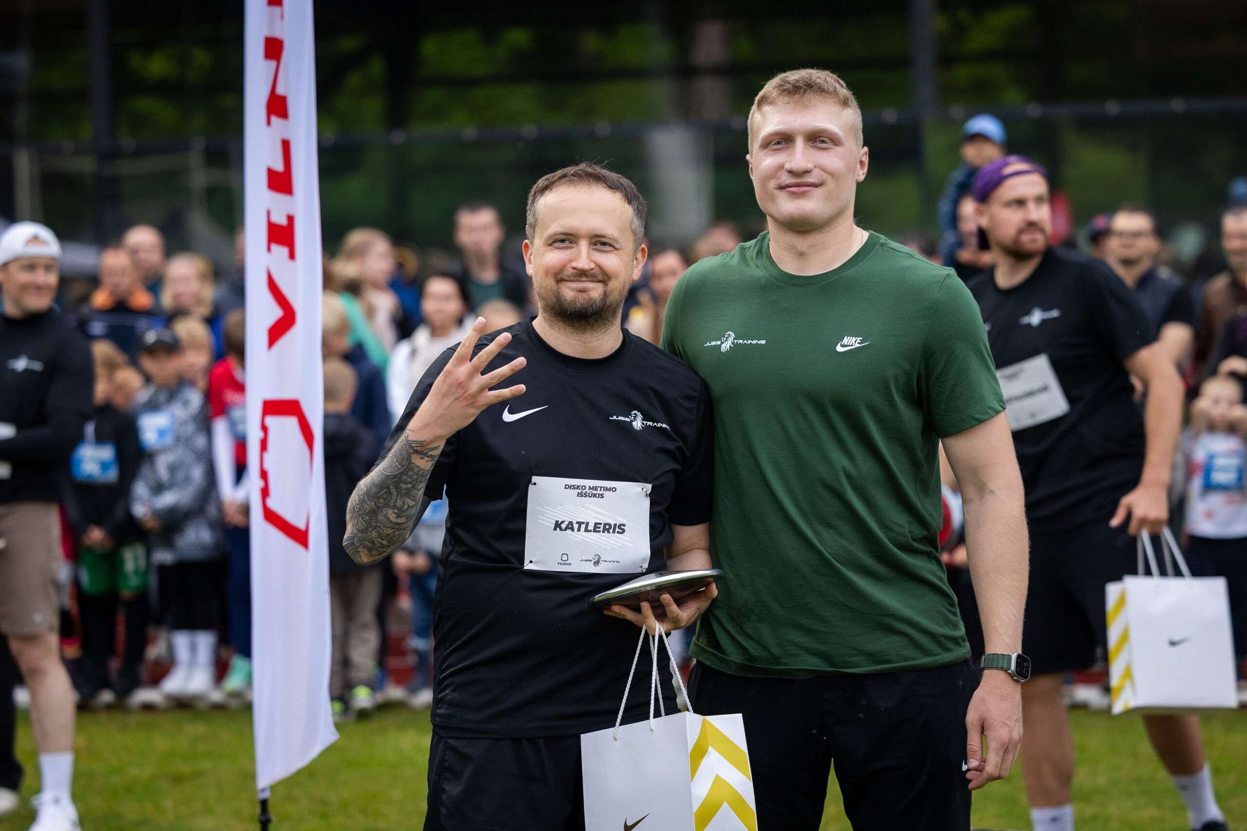 Lietuvos čempionate – brolių Aleknų triumfas ir įspūdingas Mykolo metimas