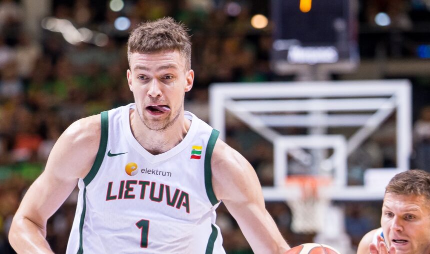 Blaževičius – apie save dvyliktuke, treniruotes su Valančiūnu ir rinktinės pergales: „Apetitas kyla bevalgant“