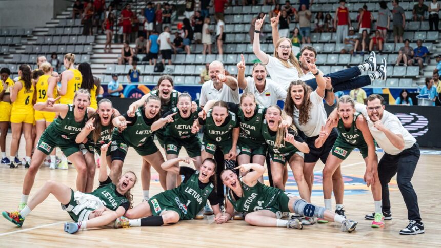 Buvusio moterų rinktinės trenerio liaupsės istorinėms 20-metėms: „Tai yra herojiška“