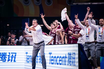 Luca Banchi trenerių štabas (Arturas Visockas-Rubenis antras iš dešinės)/FIBA nuotr.