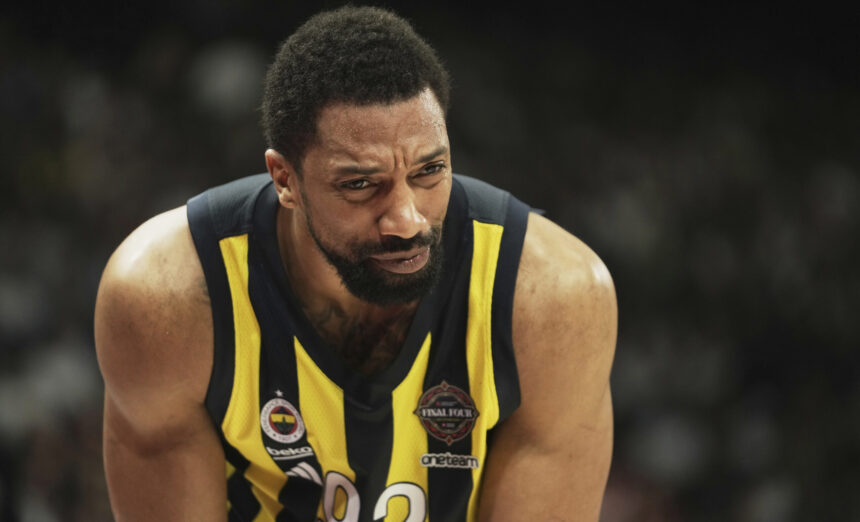 Šaras imsis permainų: „Fenerbahče“ turėtų palikti 4 žaidėjai