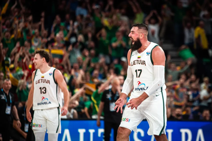 Jonas Valančiūnas (FIBA nuotr.)