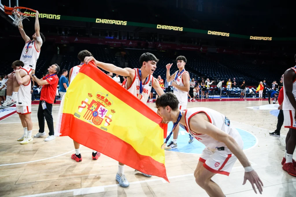 Ispanai triumfavo U18 Europos čempionate (FIBA nuotr.)