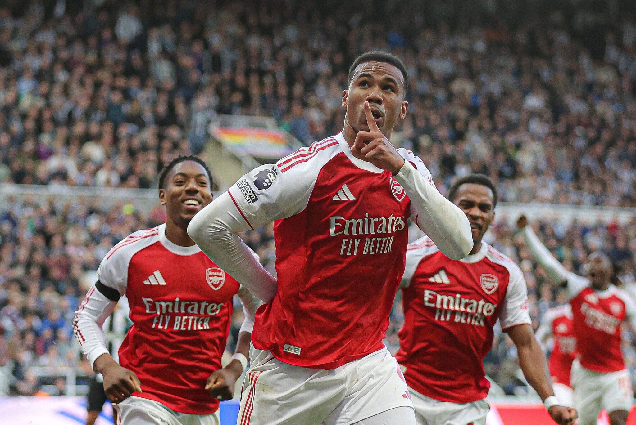 Nuostabiam mūšyje „Arsenal“ per pridėtą laiką įveikė „Newcastle“