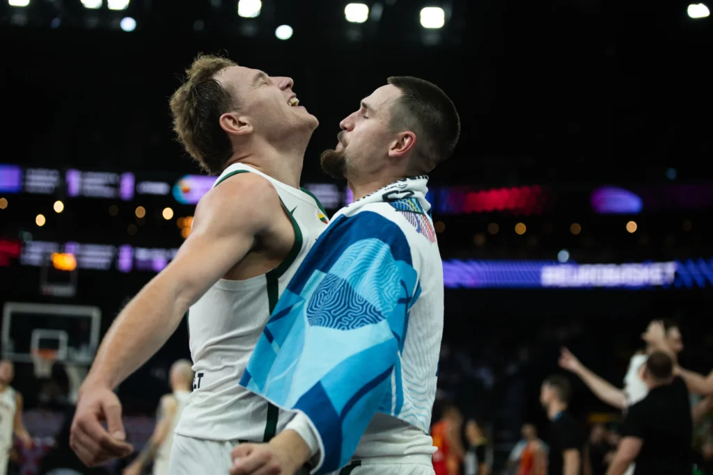 Rokas Jokubaitis ir Margiris Normantas (FIBA nuotr.)