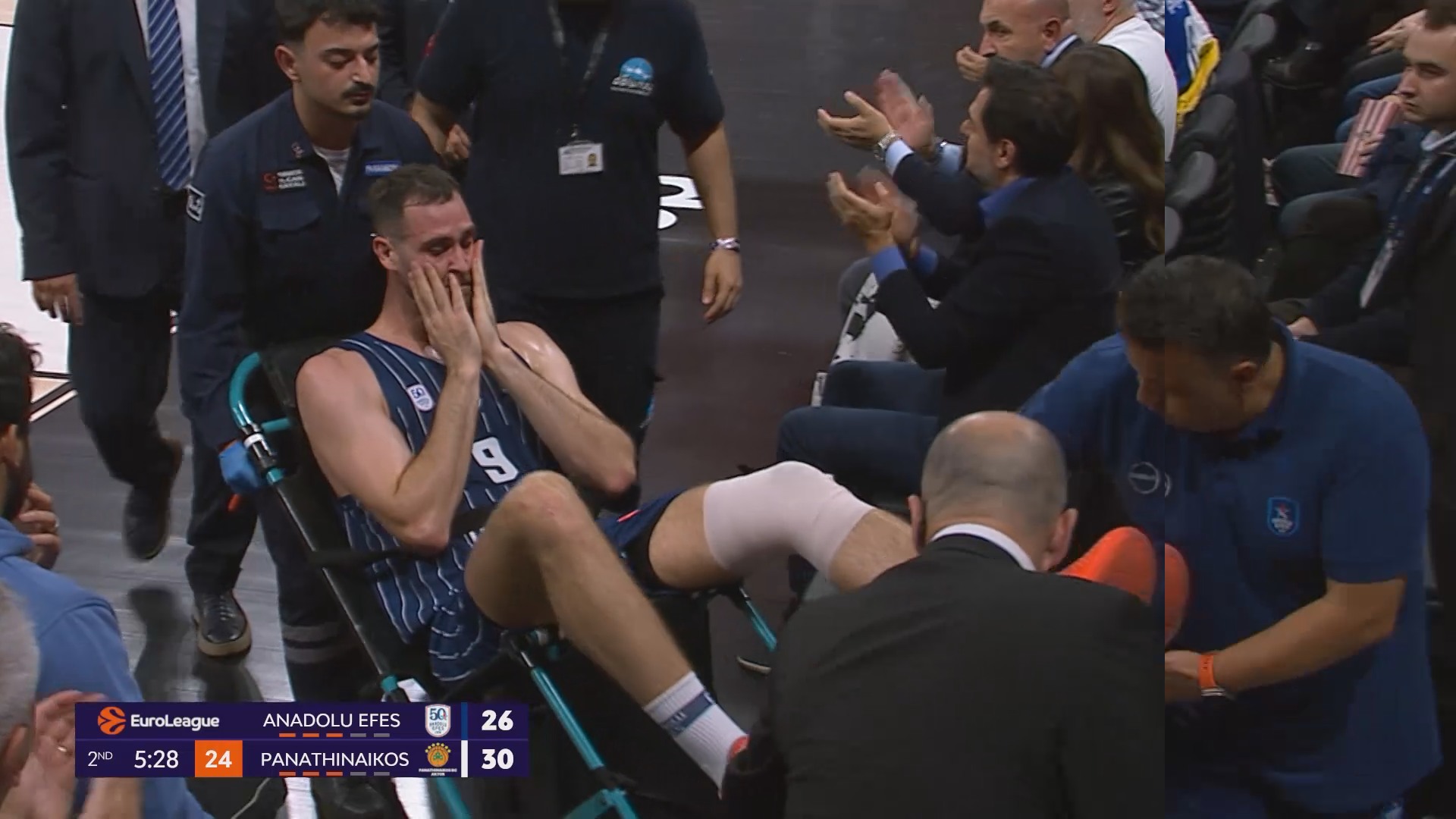 Blogiausio scenarijaus išvengęs „Anadolu Efes“ centras praleis visą likusį sezoną
