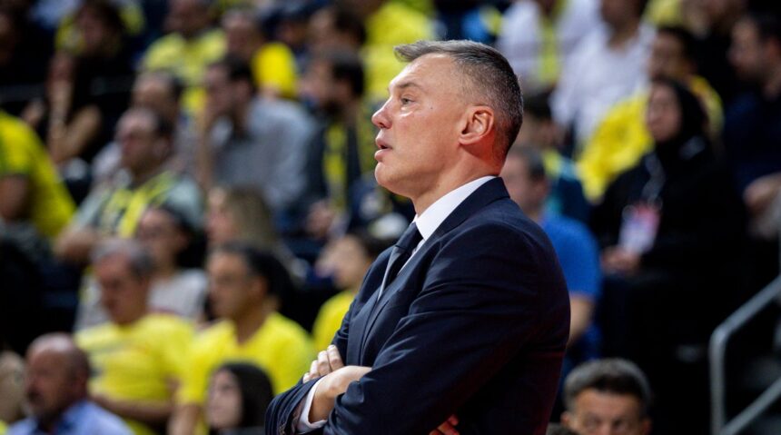 Nuolatinį vėlavimą gynyboje pabrėžęs Jasikevičius iš savo auklėtinių tikisi daugiau pastangų