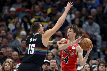 Matas Buzelis ir Nikola Jokičius (Scanpix nuotr.)