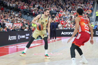 Tomašas Satoransky ir Spenceris Dinwiddie. Scanpix nuotr.