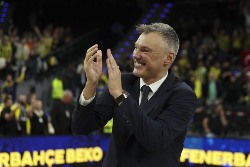 Įsibėgėjusi „Fenerbahče“ iškovojo dešimtą pergalę paeiliui