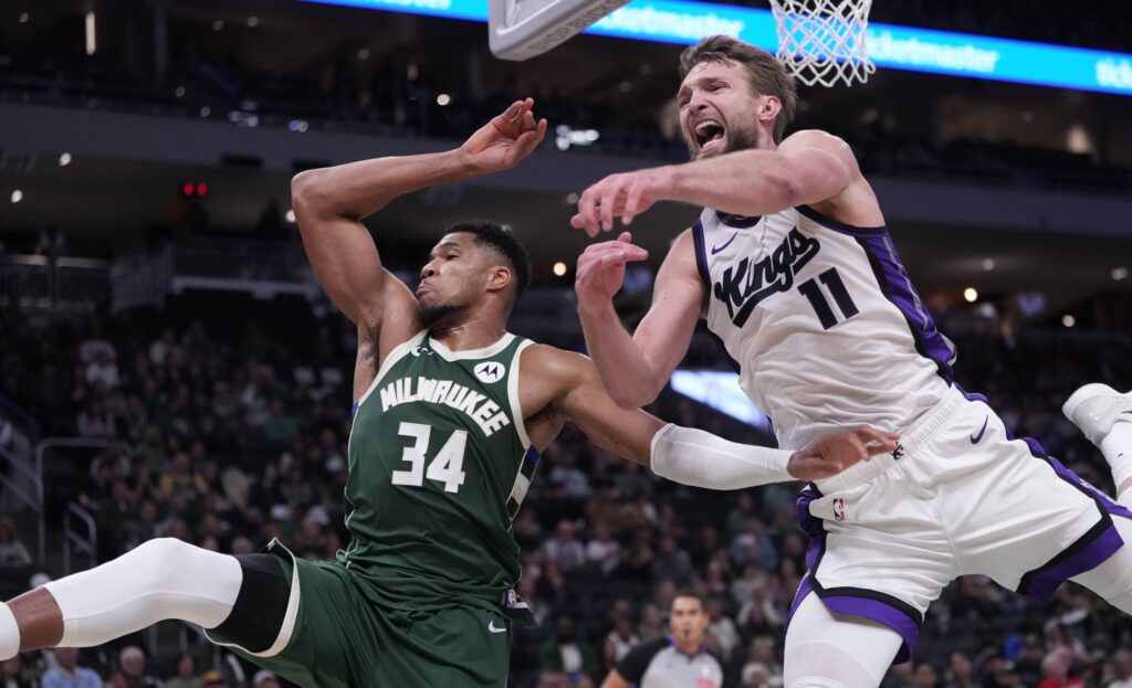 Domantas Sabonis ir Giannis Antetokounmpo (Scanpix nuotr.)
