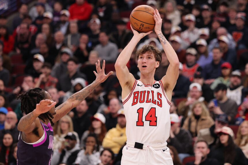 Solidaus Buzelio neužteko: du lyderius dėl traumų praradusi „Bulls“ krito namuose