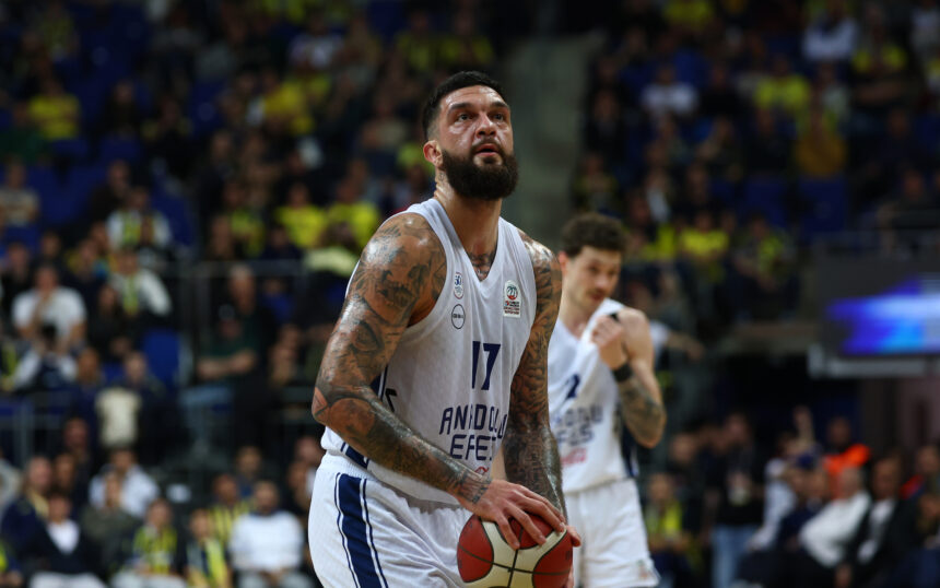 Poirier po sezono atsisveikins su „Anadolu Efes“