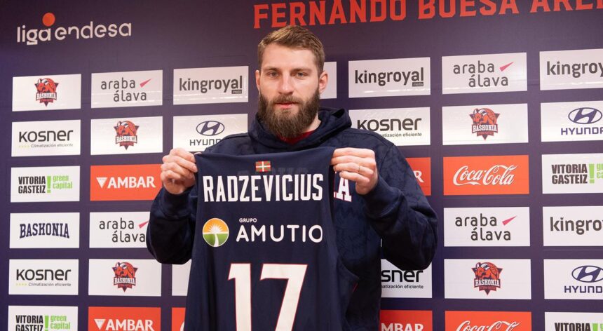 Vitorijoje pagaliau pristatytas Radzevičius: „Svajonė, dėl kurios dirbau visą savo gyvenimą“