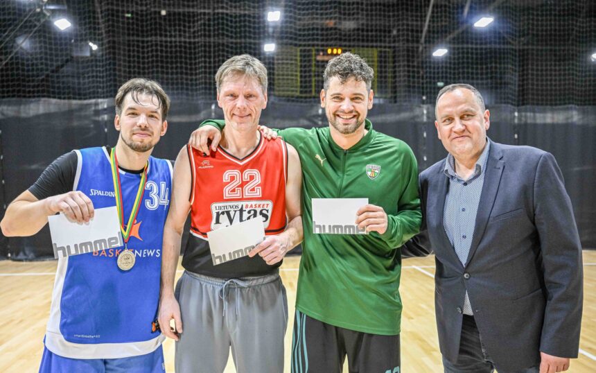 Žurnalistų krepšinio čempionatas turi naujus čempionus – pergalę lėmė įspūdingas tritaškis