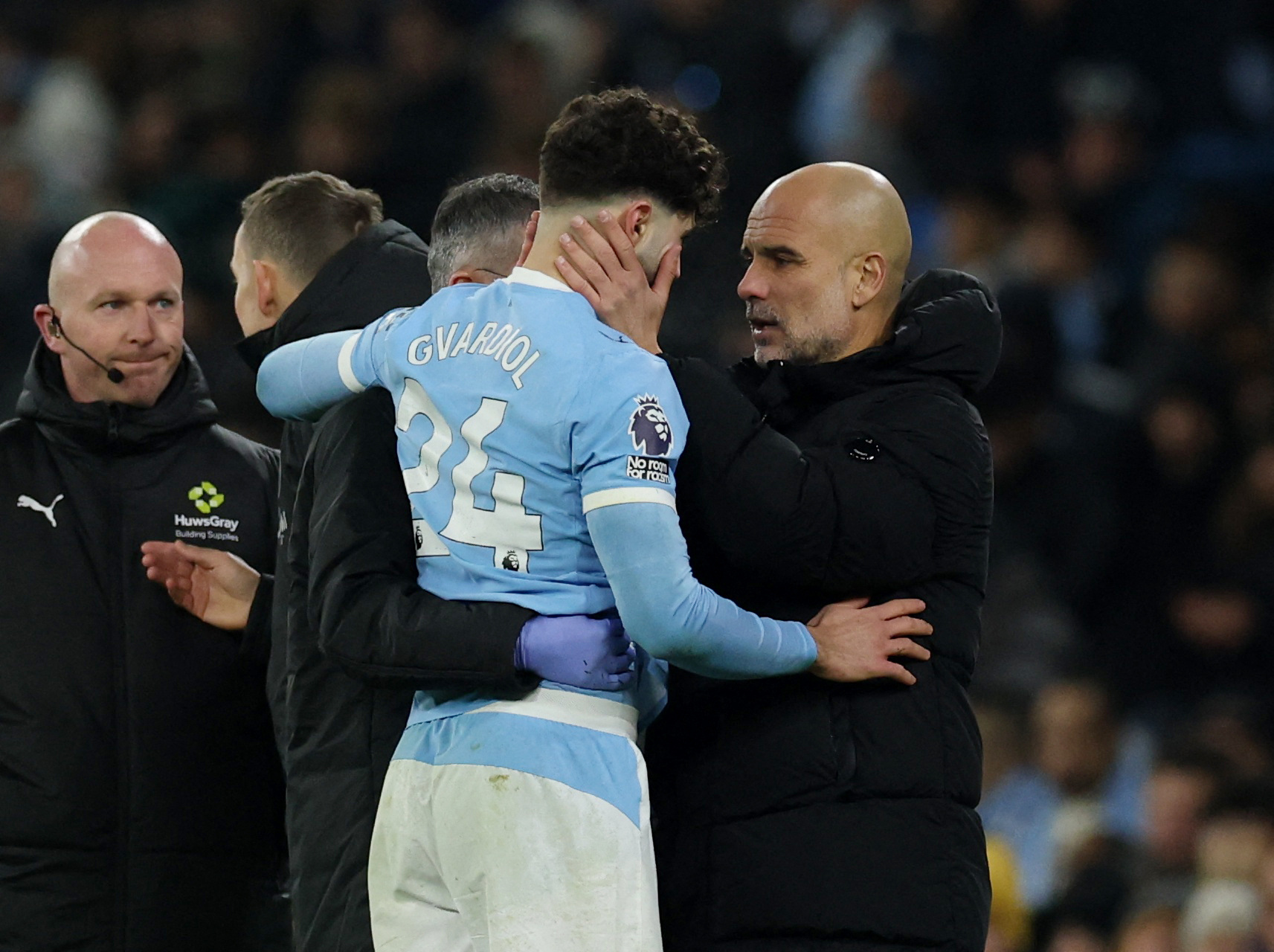 Skaudus smūgis: kertinis „Man City“ gynėjas patyrė lūžį