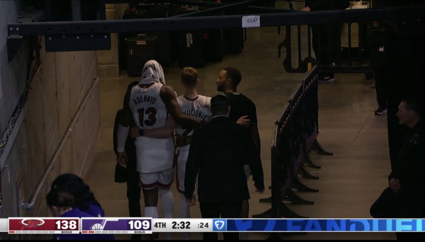 Jakučionis palydimas iš aikštės (Stopkadras)