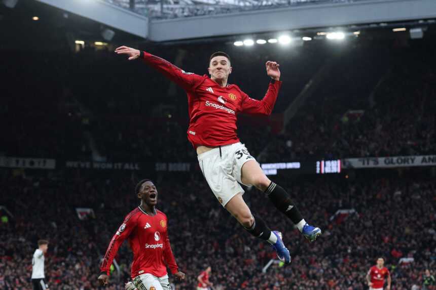 „Premier“ lygoje – skirtingi Mančesterio komandų pasirodymai