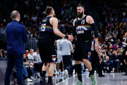 Jonas Valančiūnas ir Nikola Jokičius (Scanpix nuotr.)