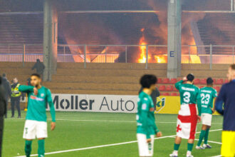 Gaisras Marijampolės futbolo manieže (BNS Foto nuotr.)