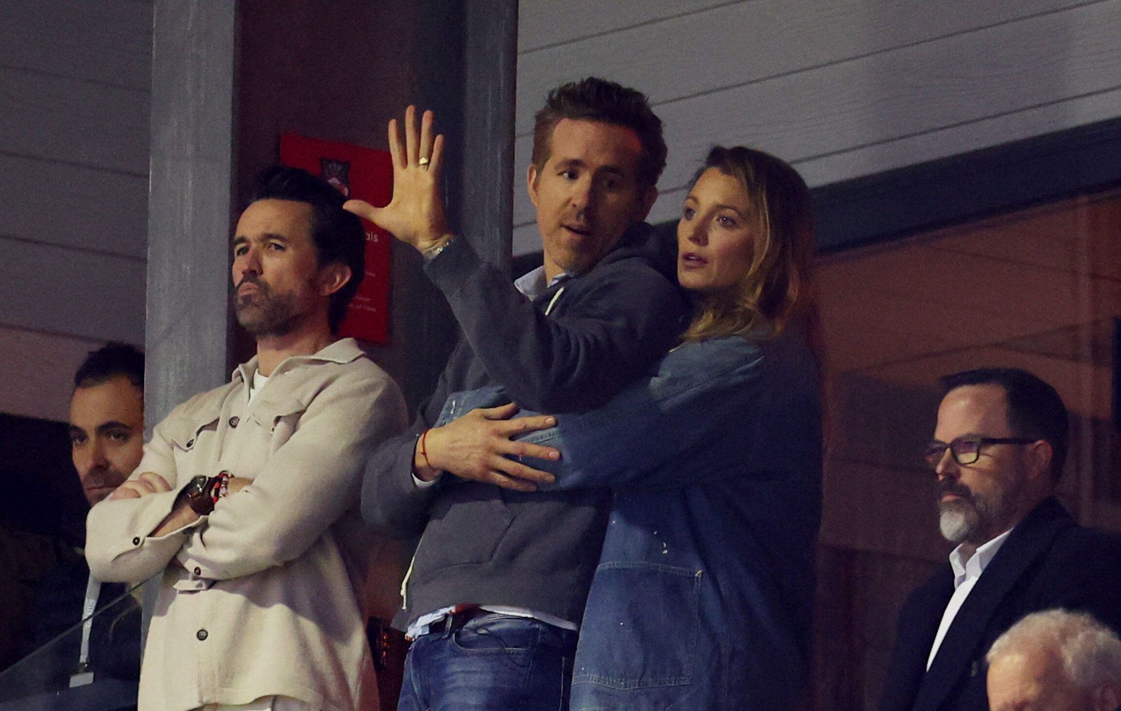 Holivudo žvaigždžių valdoma komanda FA taurėje po pratęsimo nusileido „Premier“ lygos grandams