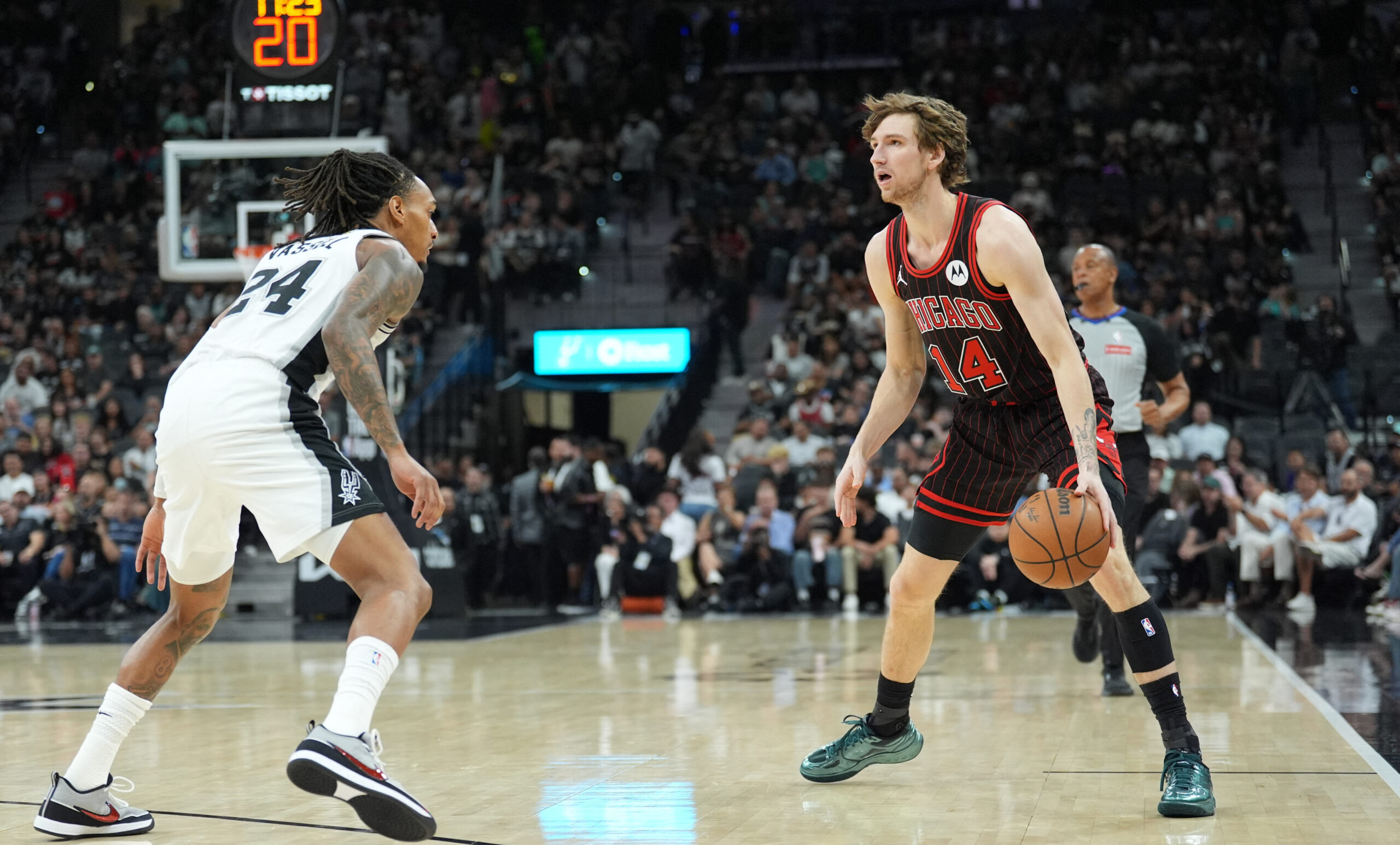 NBA: Buzelis stokojo taiklumo, Jakučionis nepakilo nuo suolo