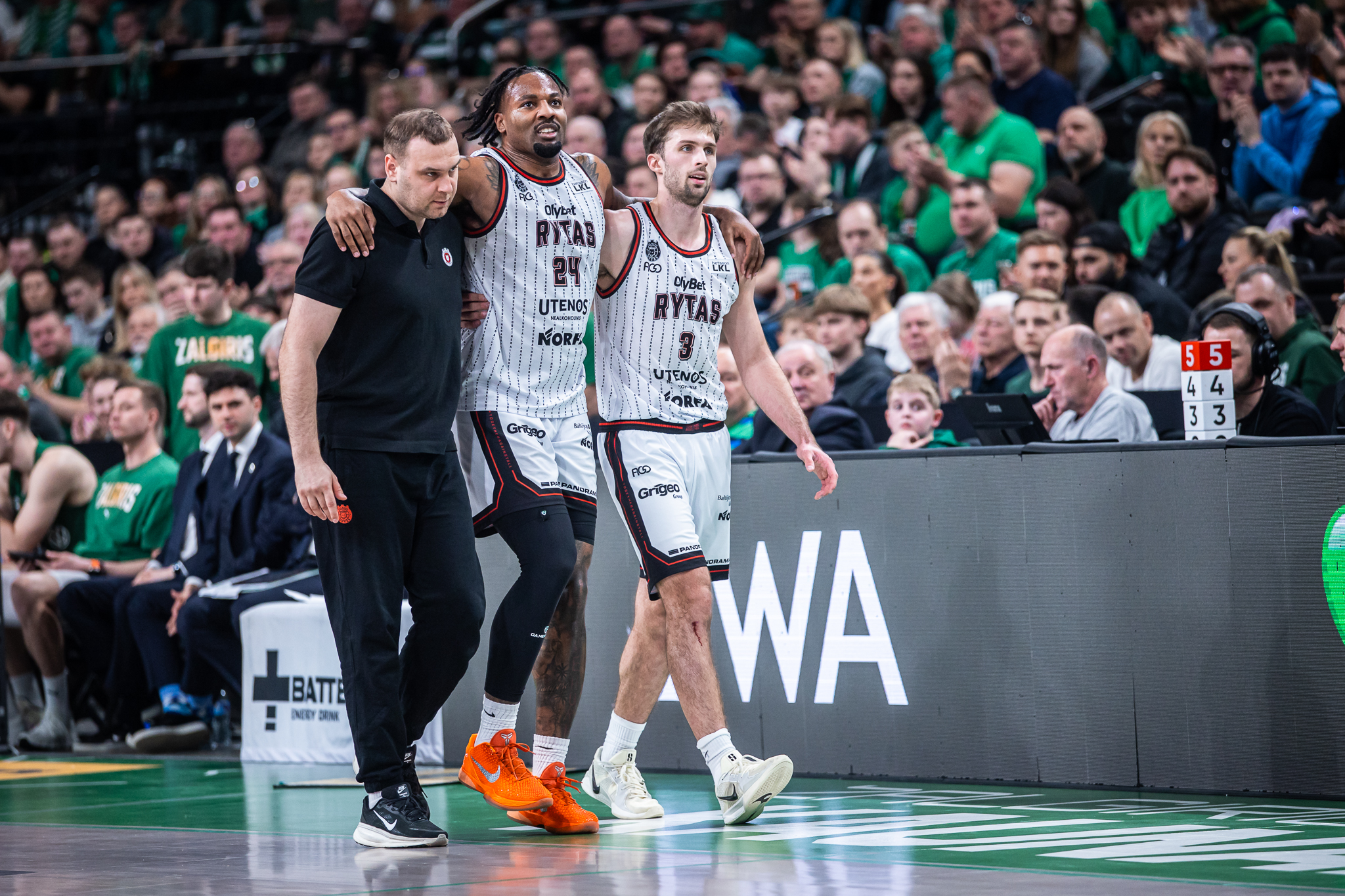 Smūgis „Rytui“: derbyje traumą patyręs Caroline’as praleis lemiamas Čempionų lygos rungtynes