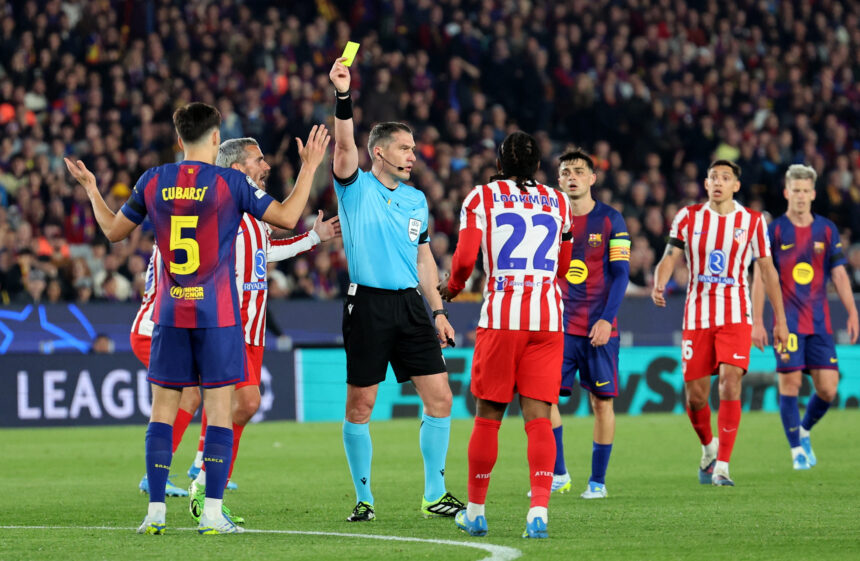 Po kontroversijų „Barcos“ ir „Atletico“ Čempionų lygos mače – griežta bauda teisėjui