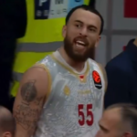 Mike'o Jameso išvarymas. „X“ stopkadras
