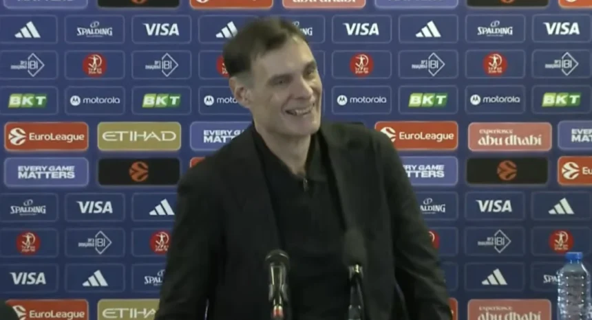 Bartzoką prajuokino tuščia spaudos konferencijos salė: „Kur visi?“