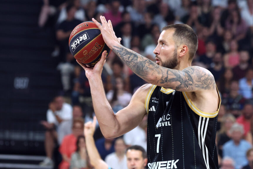 Sena meilė nerūdija: Lauvergne’as grįžo į „Partizan“