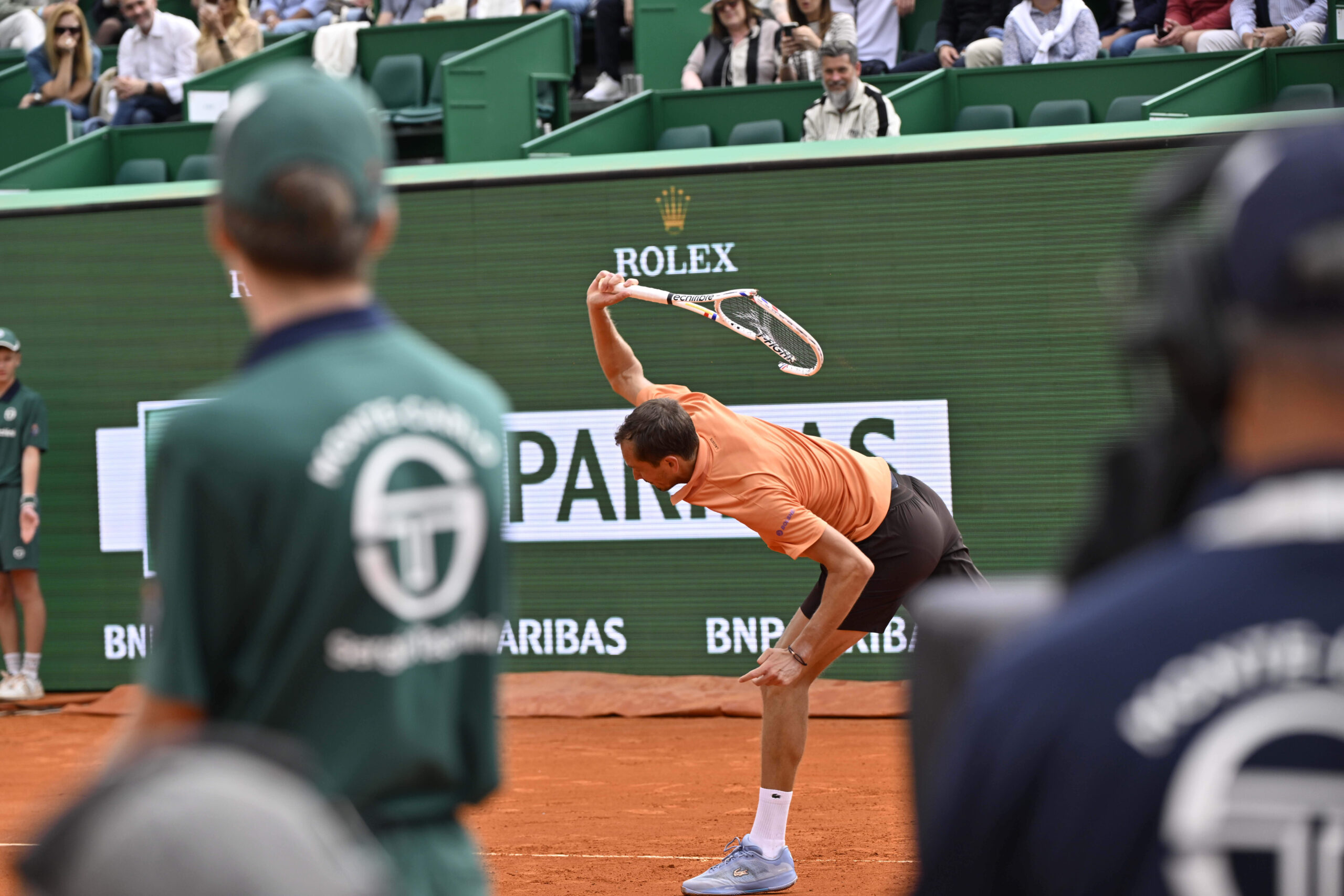 Sinneris ir Alcarazas grunto sezoną pradėjo pergalėmis, įsiutusiam rusui – triuškinantys „riestainiai“