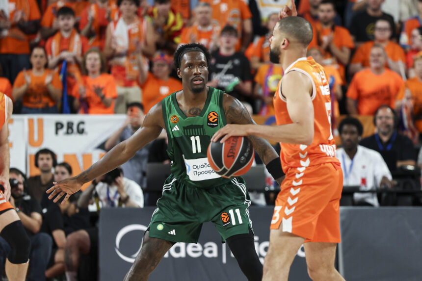 Hayeso-Daviso metimas su sirena atnešė PAO antrą pergalę Valensijoje