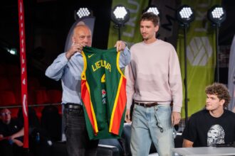Rimas Kurtinaitis ir Matas Buzelis (BNS Foto nuotr.)