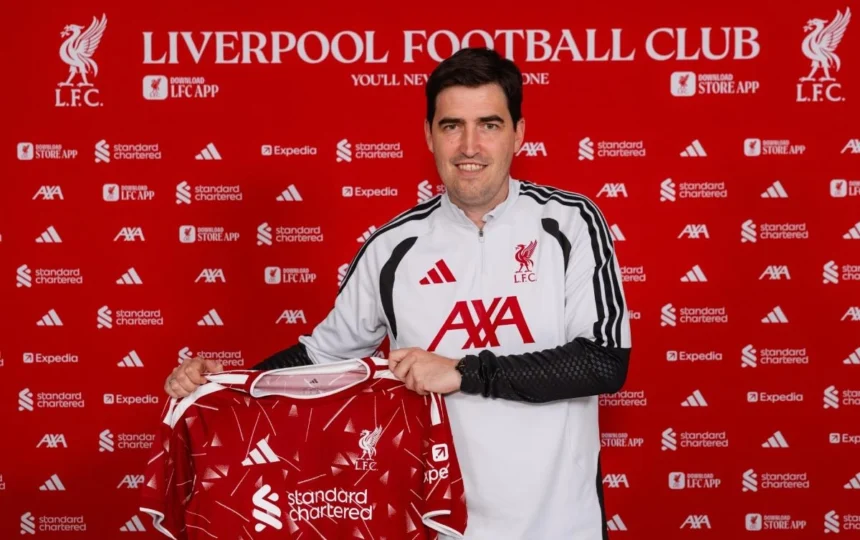 „Liverpool“ oficialiai pristatė naują strategą